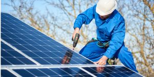 Installation Maintenance Panneaux Solaires Photovoltaïques à Tourcelles-Chaumont